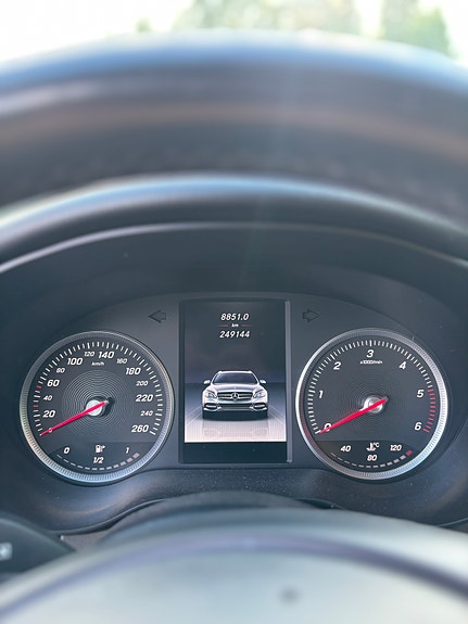 Mercedes-Benz C220 5 of 5