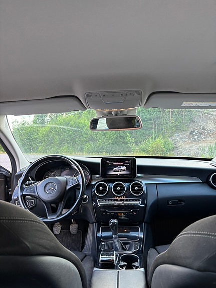 Mercedes-Benz C220 7 of 7