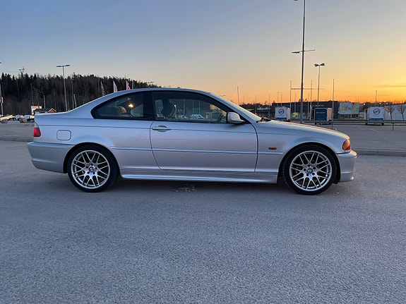 BMW 320Ci 2 of 5