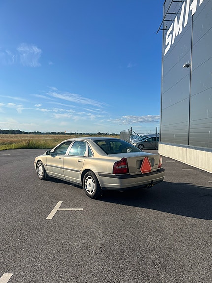 Volvo S80 3 of 10