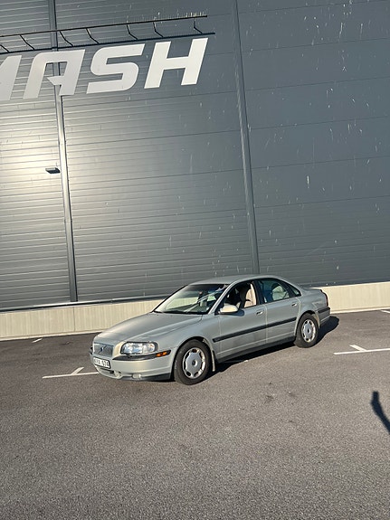 Volvo S80 2 of 10