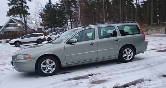 Volvo V70 3 of 3