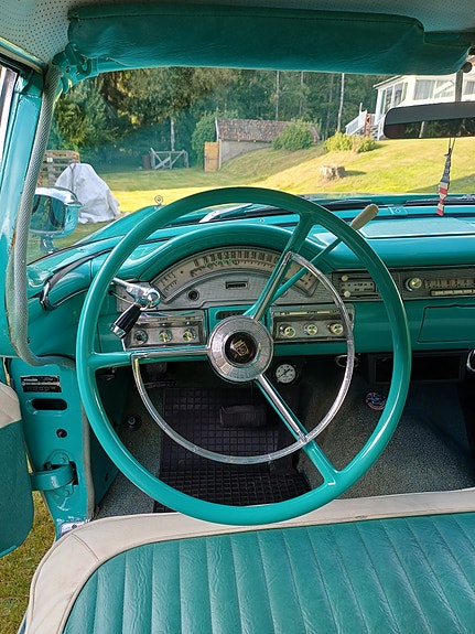 Ford Fairlane 6 of 9