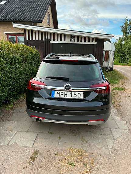 Opel Insignia Country Tourer 3 of 5