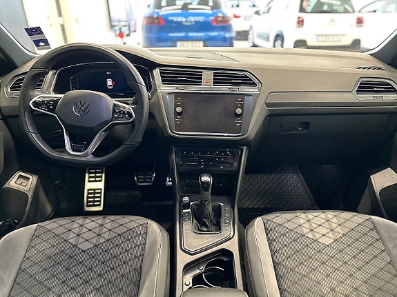 Volkswagen Tiguan 16 of 26