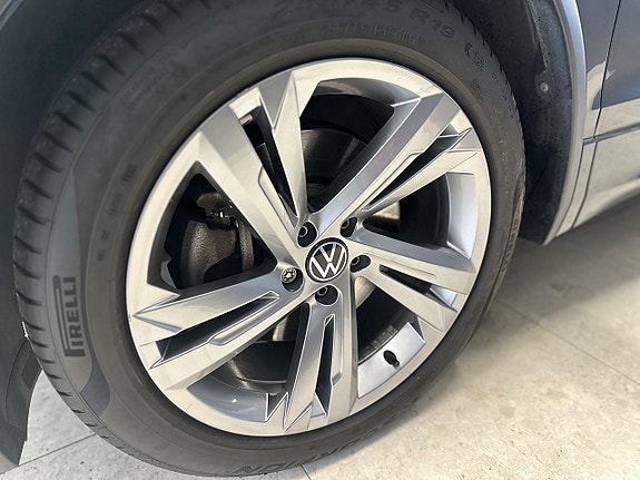 Volkswagen Tiguan 12 of 26
