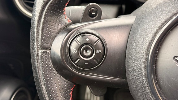 MINI Cooper S 15 of 30