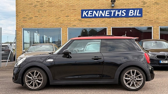 MINI Cooper S 7 of 30