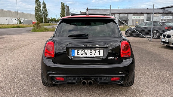 MINI Cooper S 5 of 5
