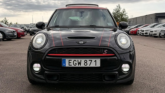 MINI Cooper S 2 of 5