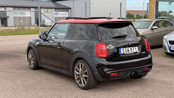 MINI Cooper S 6 of 30
