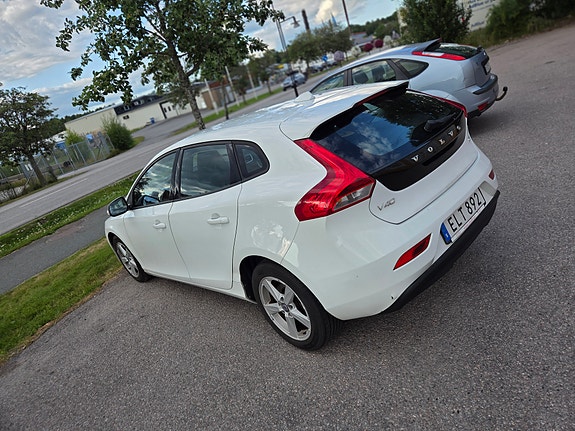 Volvo V40 4 of 4