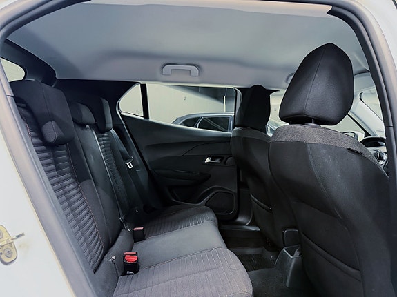 Peugeot 2008 17 of 19