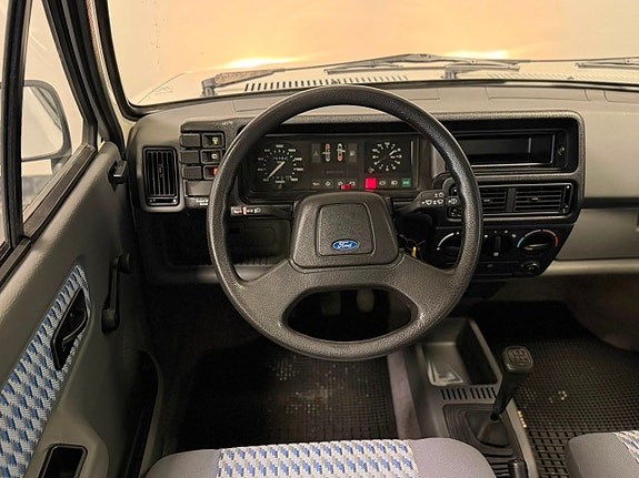 Ford Fiesta 10 of 13