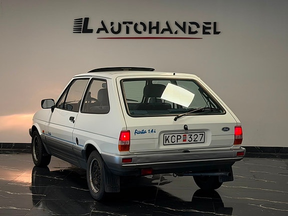 Ford Fiesta 4 of 5