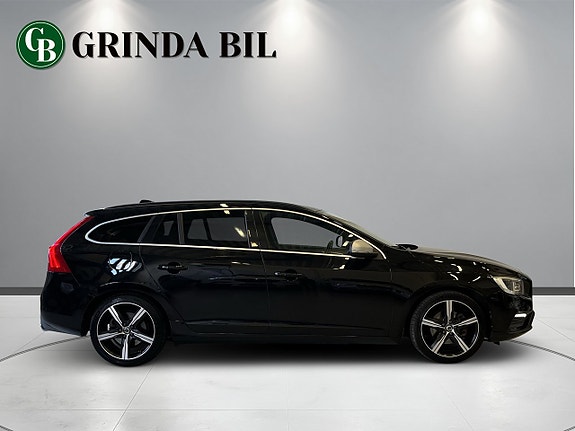 Volvo V60 4 of 27