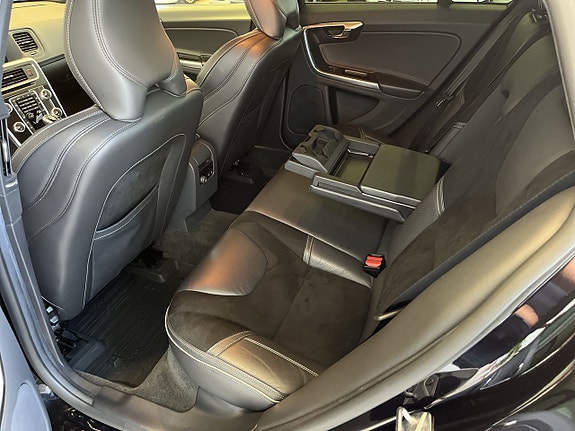 Volvo V60 13 of 27