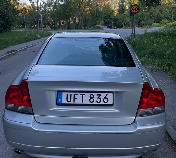 Volvo S60 3 of 5