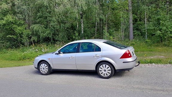 Ford Mondeo 3 of 5