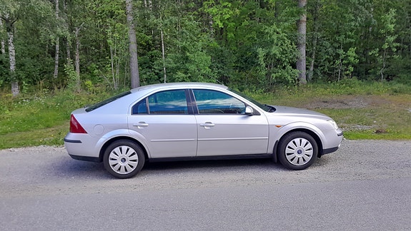 Ford Mondeo 2 of 5