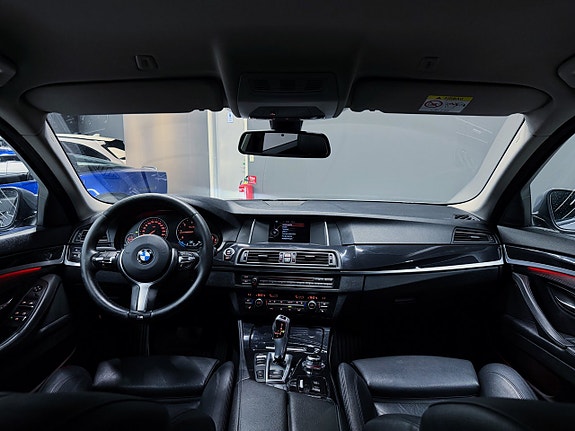 BMW 520d 3 of 5