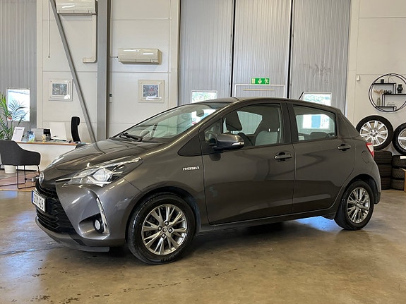 Toyota Yaris 6 of 12