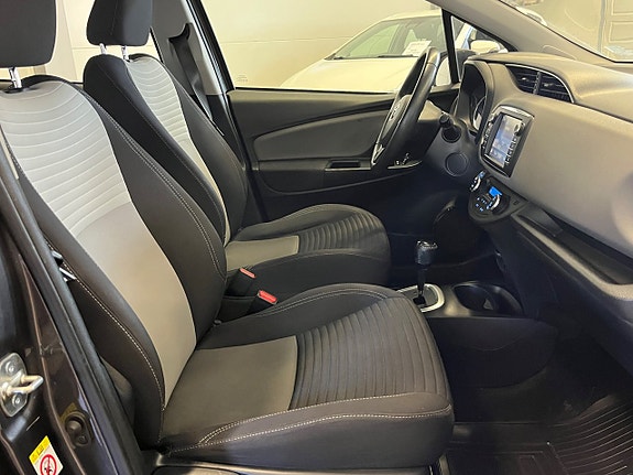 Toyota Yaris 11 of 12