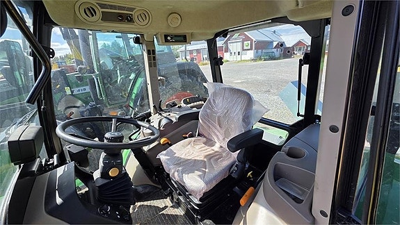 John Deere 5050E 5 of 5