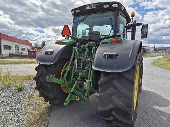 John Deere 6215R 3 of 5