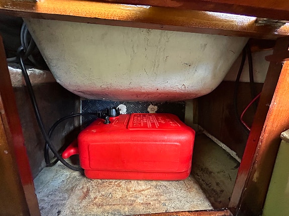Saga Seacamp 17 HT / Yamaha 60 / trailer 11 of 18