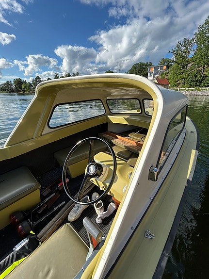 Saga Seacamp 17 HT / Yamaha 60 / trailer 5 of 5