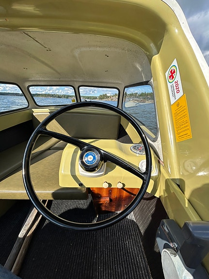 Saga Seacamp 17 HT / Yamaha 60 / trailer 4 of 5