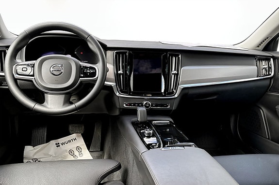 Volvo S90 4 of 5