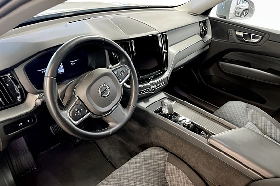 Volvo XC60 5 of 9