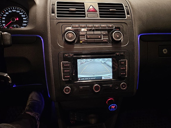 Volkswagen Touran 6 of 9