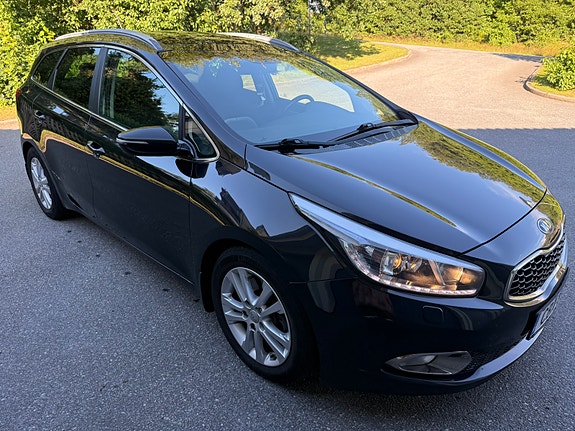 Kia Ceed 2 of 5