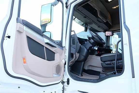 DAF Ny DAF XG530 dragbil med motorkraftuttag - på väg 10 of 12