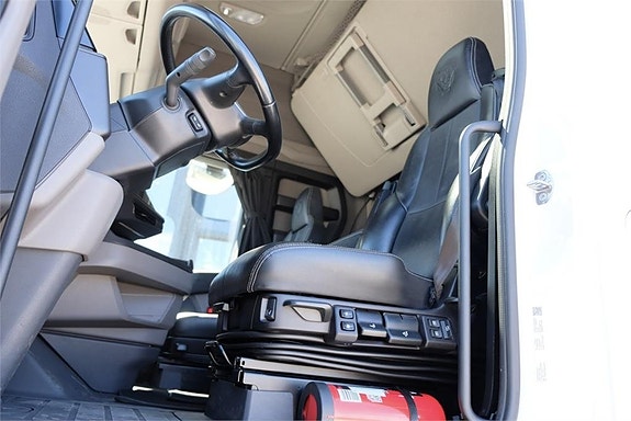Scania S 560 6x2 dragbil 2024 - endast 18910 mil! 7 of 10
