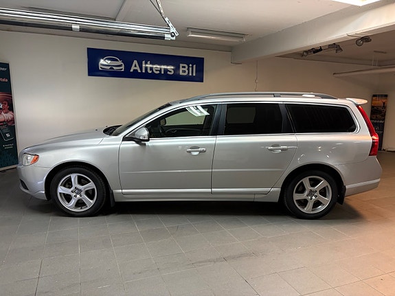 Volvo V70 11 of 18