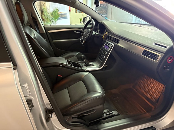 Volvo V70 15 of 18