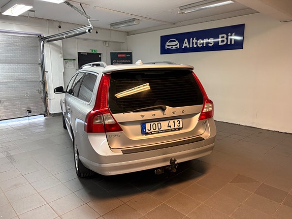 Volvo V70 8 of 18