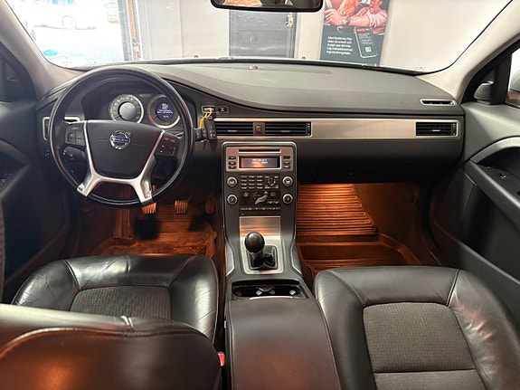 Volvo V70 16 of 18