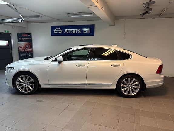 Volvo S90 2 of 5