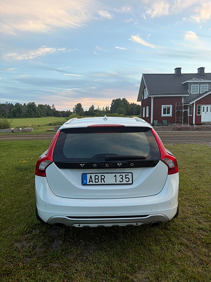 Volvo V60 4 of 5