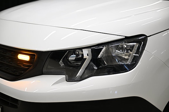 Peugeot Partner 3 of 5