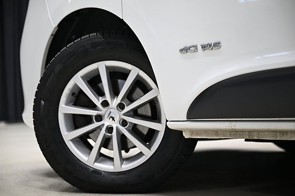 Nissan NV300 7 of 25