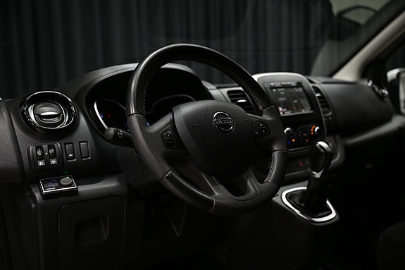 Nissan NV300 12 of 25