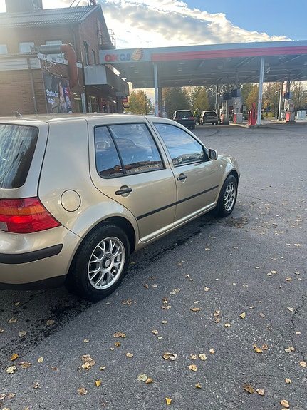 Volkswagen Golf IV 4 of 4