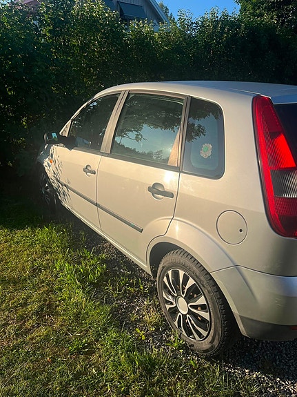 Ford Fiesta 5 of 5