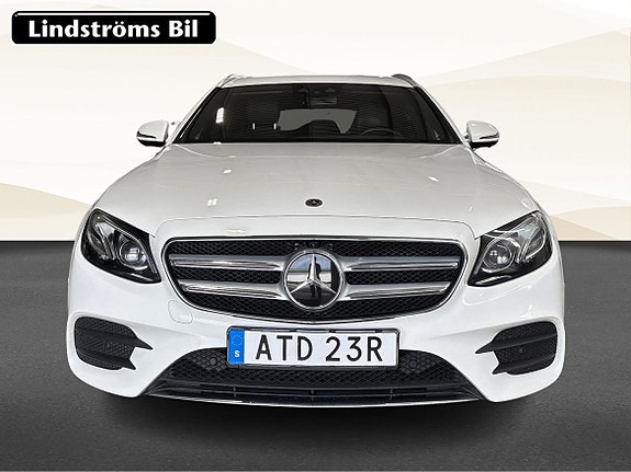 Mercedes-Benz E300 8 of 18